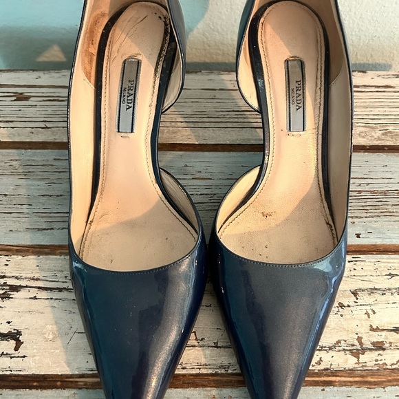 Prada Blue D’orsay Heels with Pointed Toe navy blue leather - Picture 2 of 4